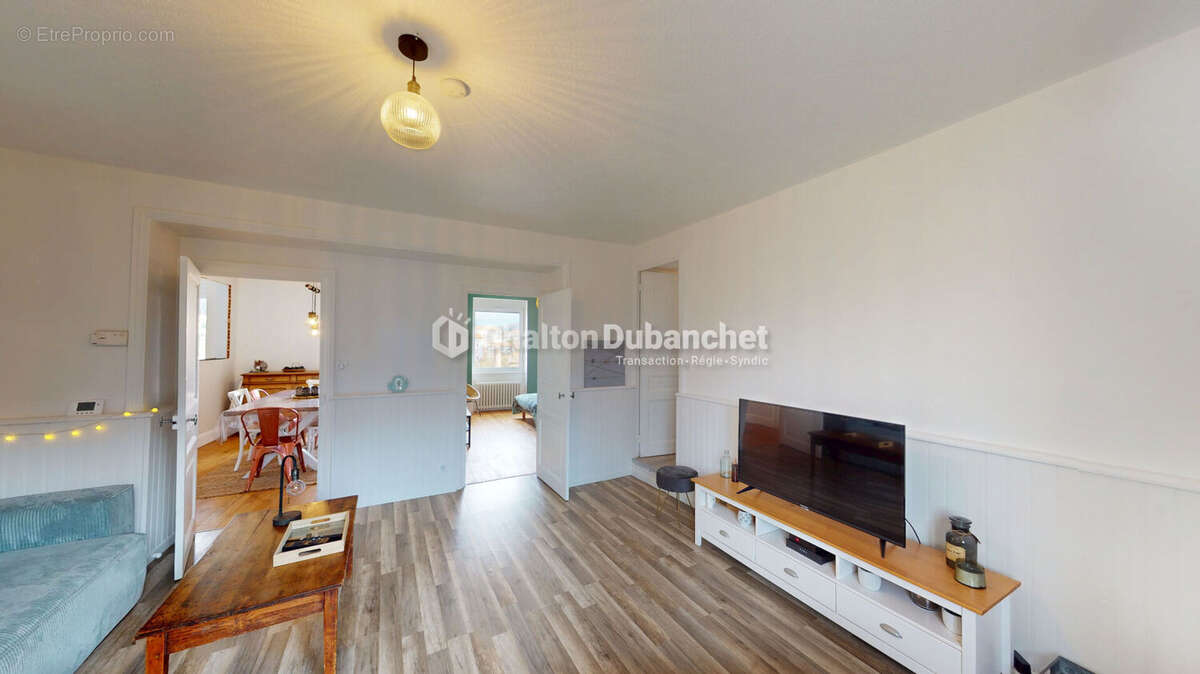 Appartement à AMPLEPUIS