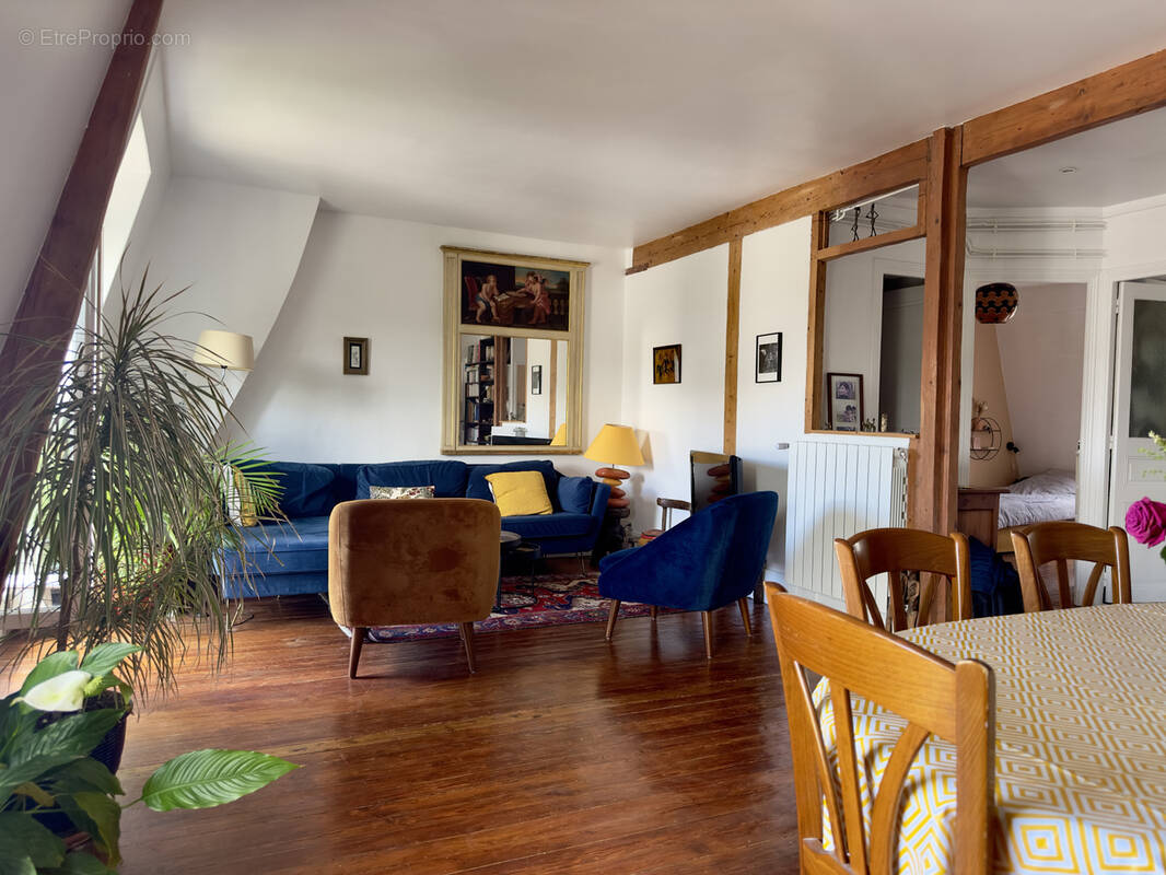 Appartement à PARIS-16E