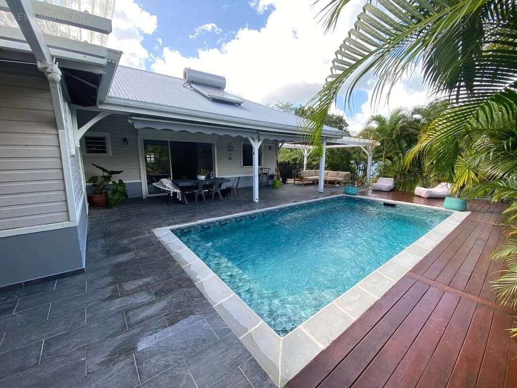 Maison à LES TROIS-ILETS