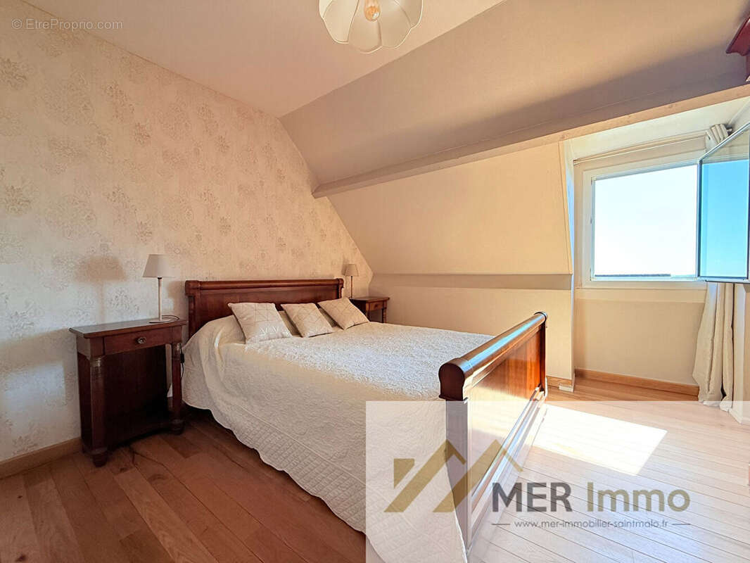 CANCALE - Maison d'exception avec vue sur la baie, 5 chambres, piscine chauffée, multiples terrasses - photo 5