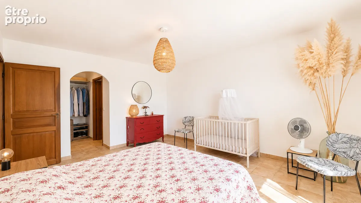 Villa neo-provencale avec vue mer dans un domaine prive - photo 13