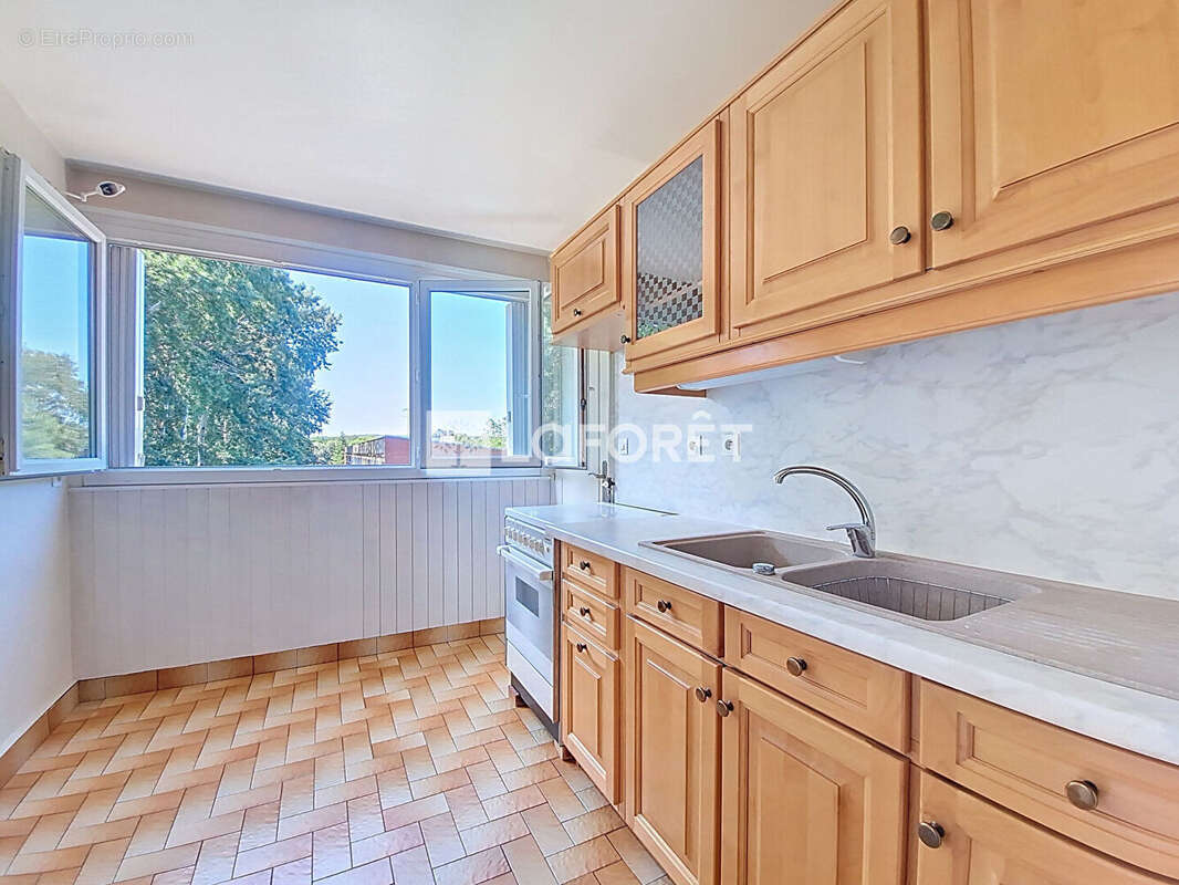 Appartement à VERNEUIL-SUR-SEINE
