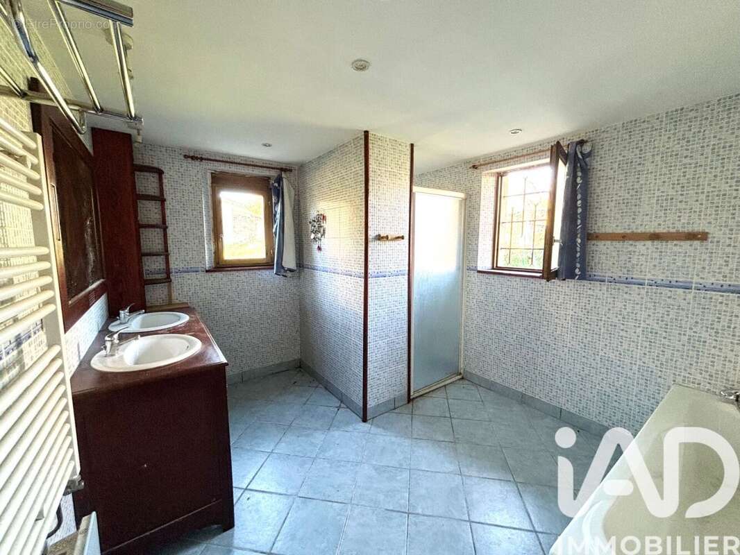 Maison 130 m² à Oulches  - photo 5