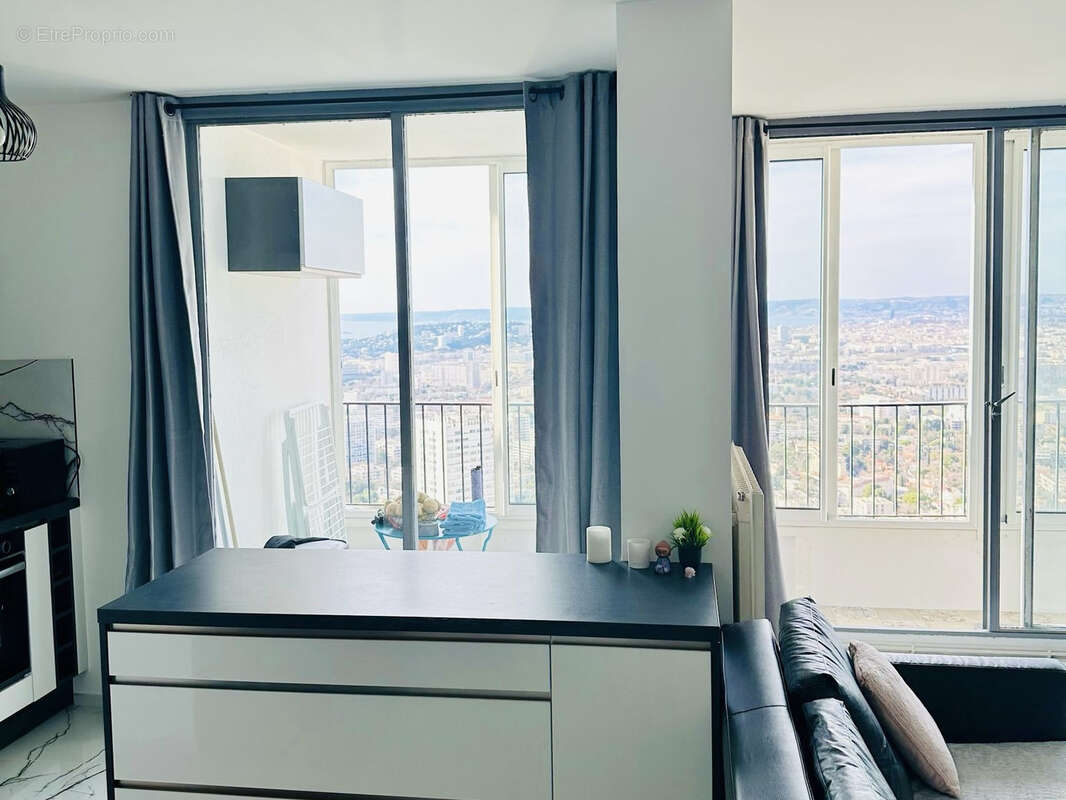 Appartement à MARSEILLE-9E