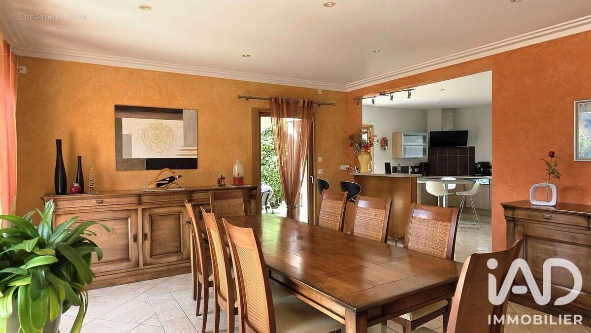 Maison 212 m² à Surzur  - photo 4