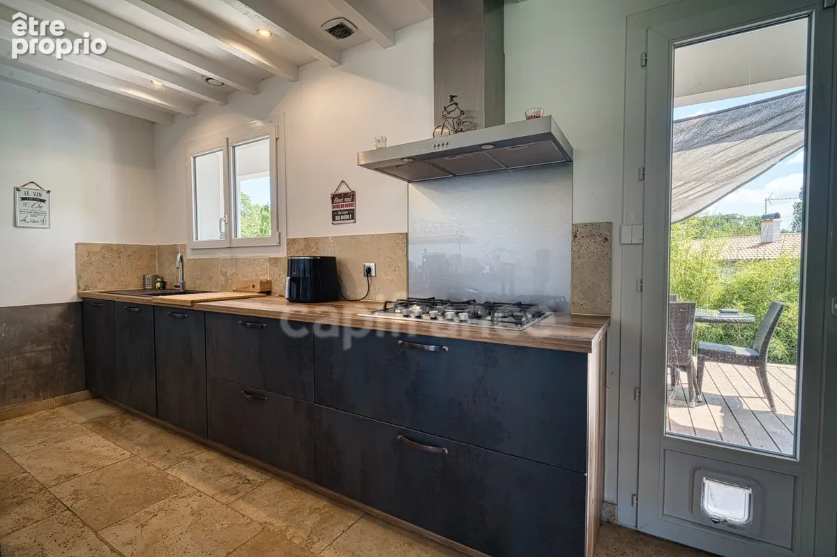 Maison de plain-pied 156 m² – 5 chambres - Montussan - photo 4