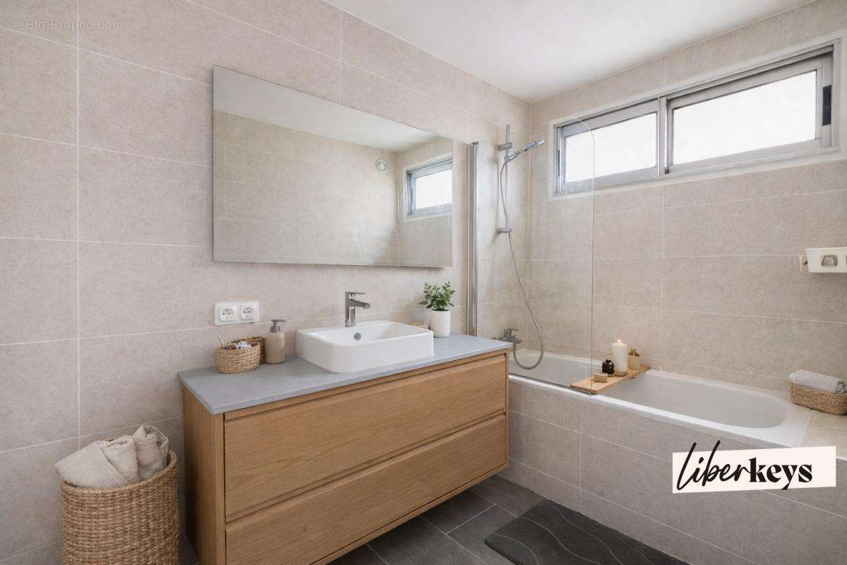 Appartement à MARSEILLE-2E