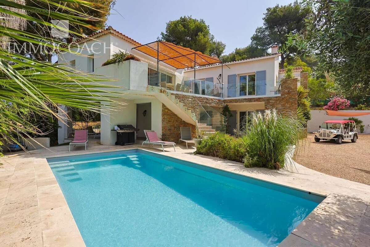 Maison à CARQUEIRANNE