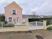 Maison à SAINTE-GENEVIEVE-DES-BOIS