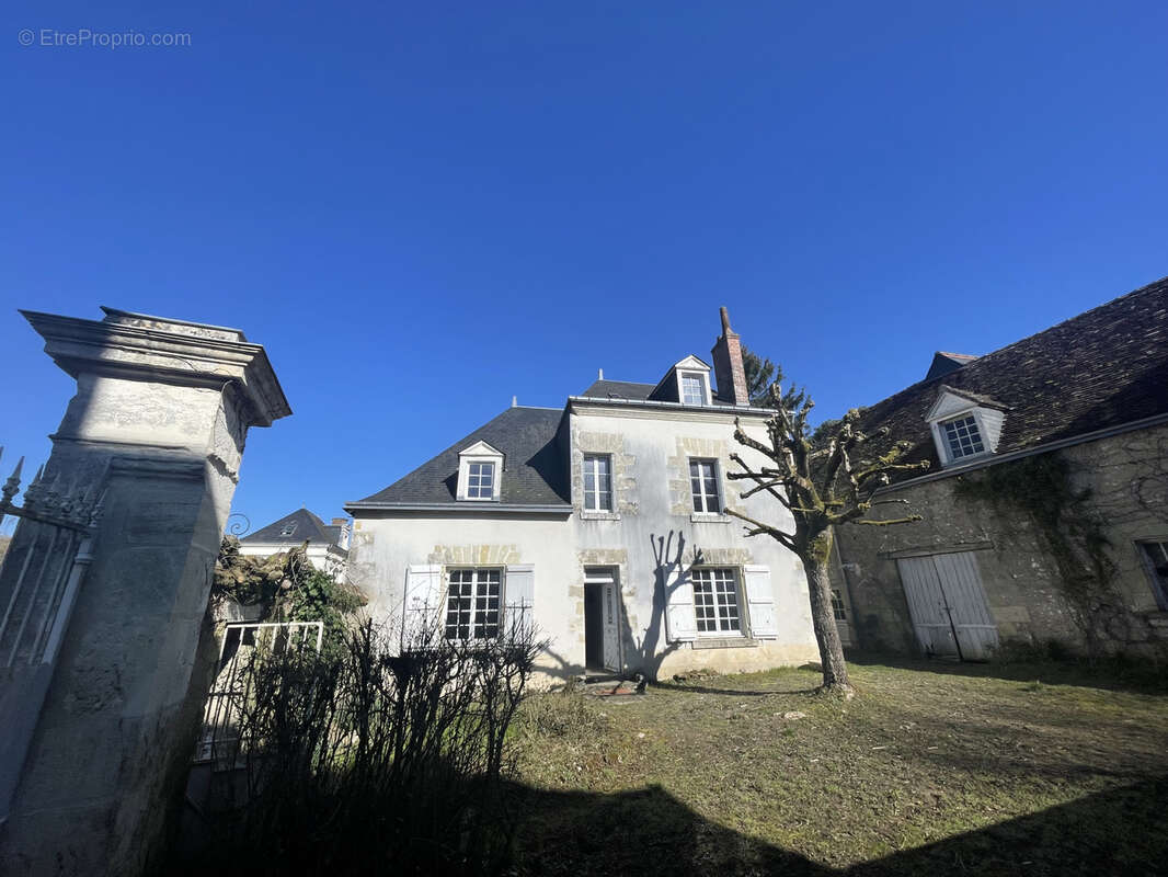 Maison à SAINT-OUEN-LES-VIGNES