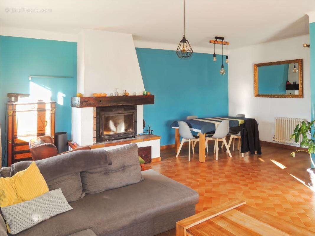 Maison à SAINT-JULIEN