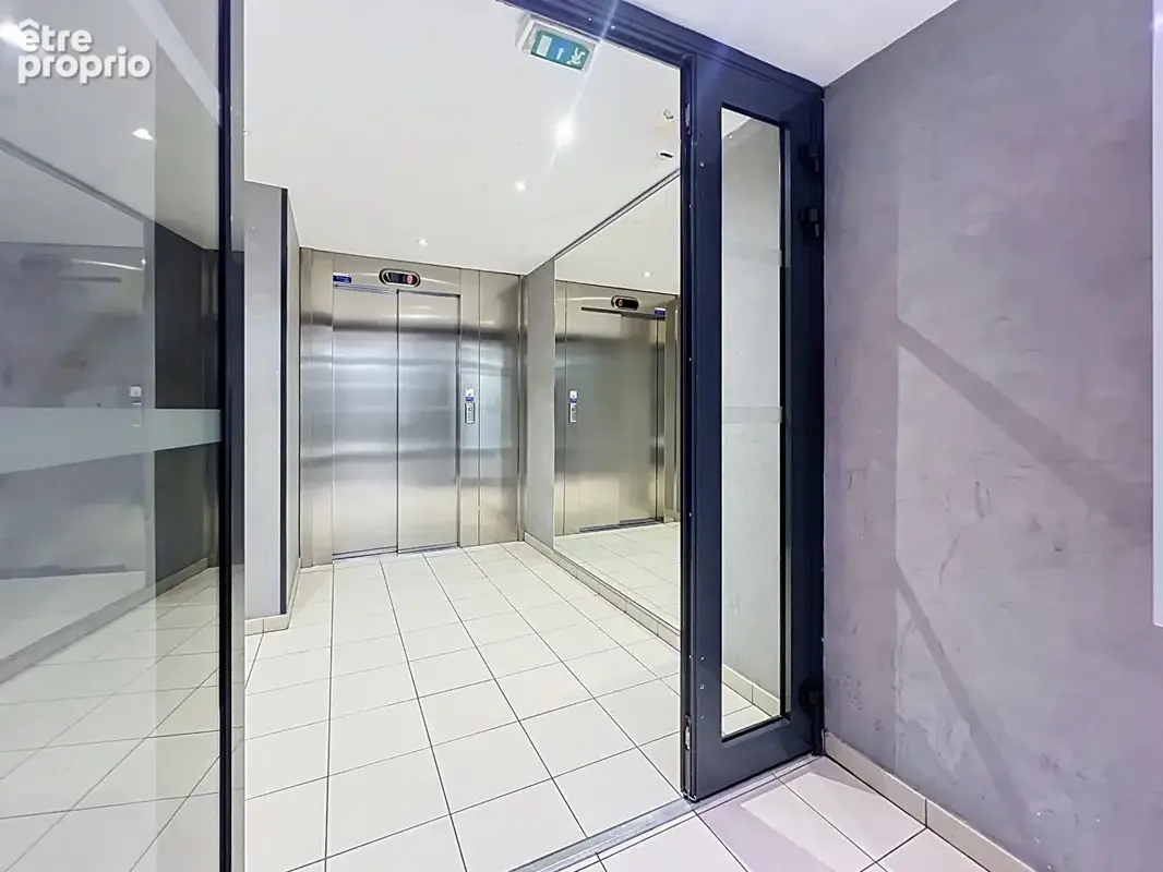 Dernier étage avec grande terrasse - Studio lumineux de 26,40 m² - Marseille 10e - photo 6