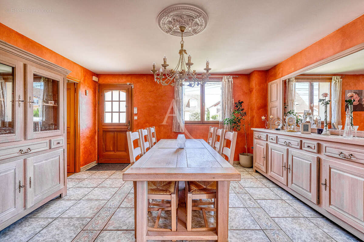 VERT-GALANT - maison Tremblay En France 6 pièces 125.8 m2 et dépendance - photo 5