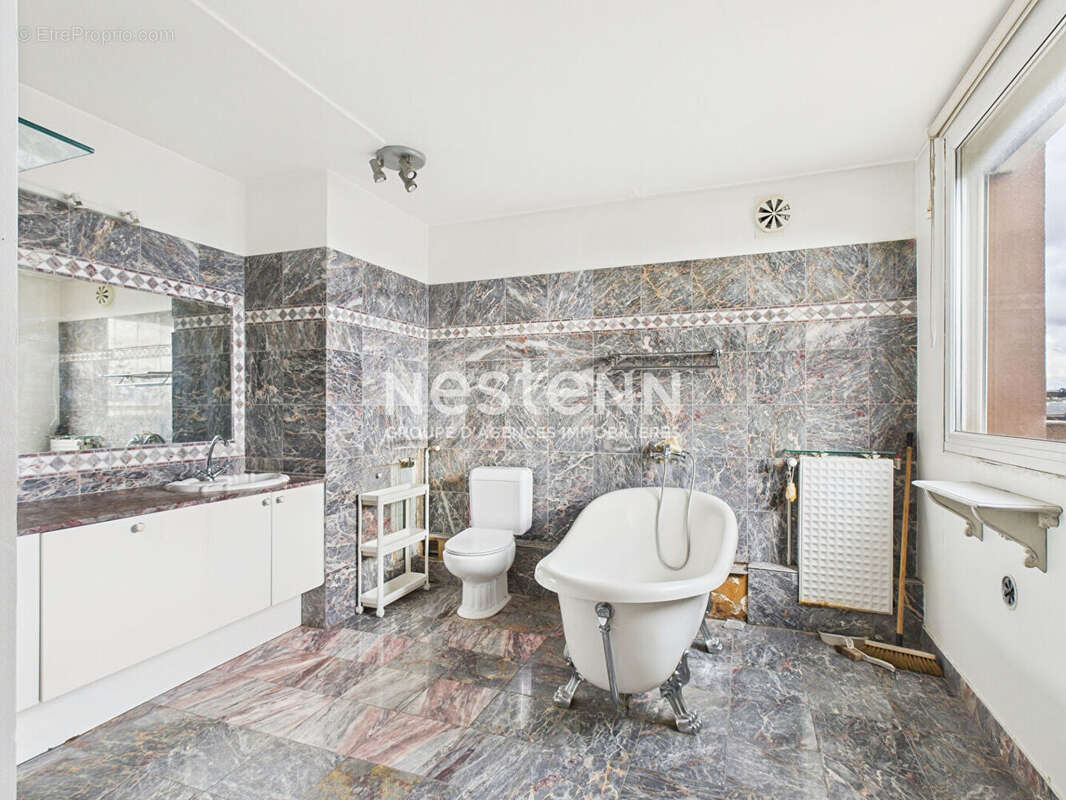 Appartement à PARIS-18E