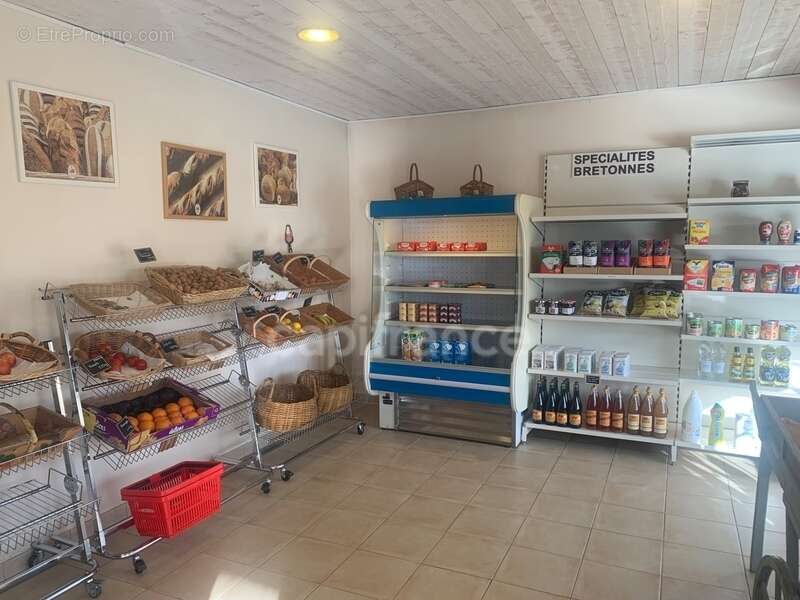 Commerce à POULDREUZIC