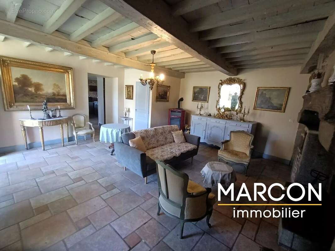 Maison à LE MONTEIL-AU-VICOMTE