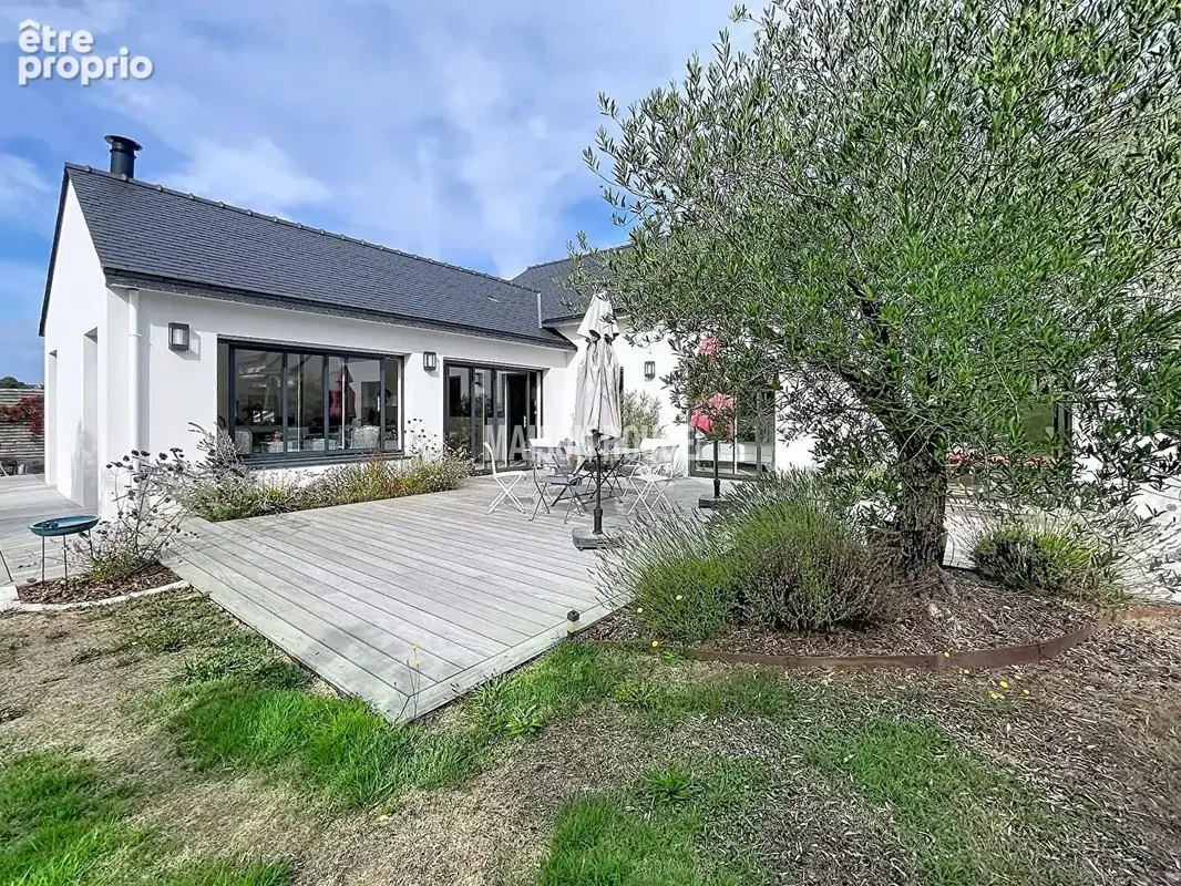 Maison récente, à proximité immédiate du centre bourg, environnement calme - photo 17