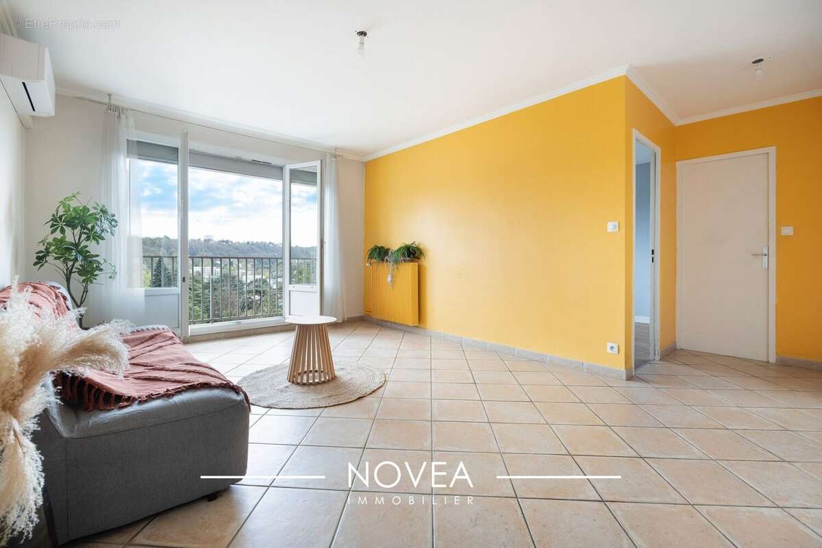 Appartement à FONTAINES-SUR-SAONE