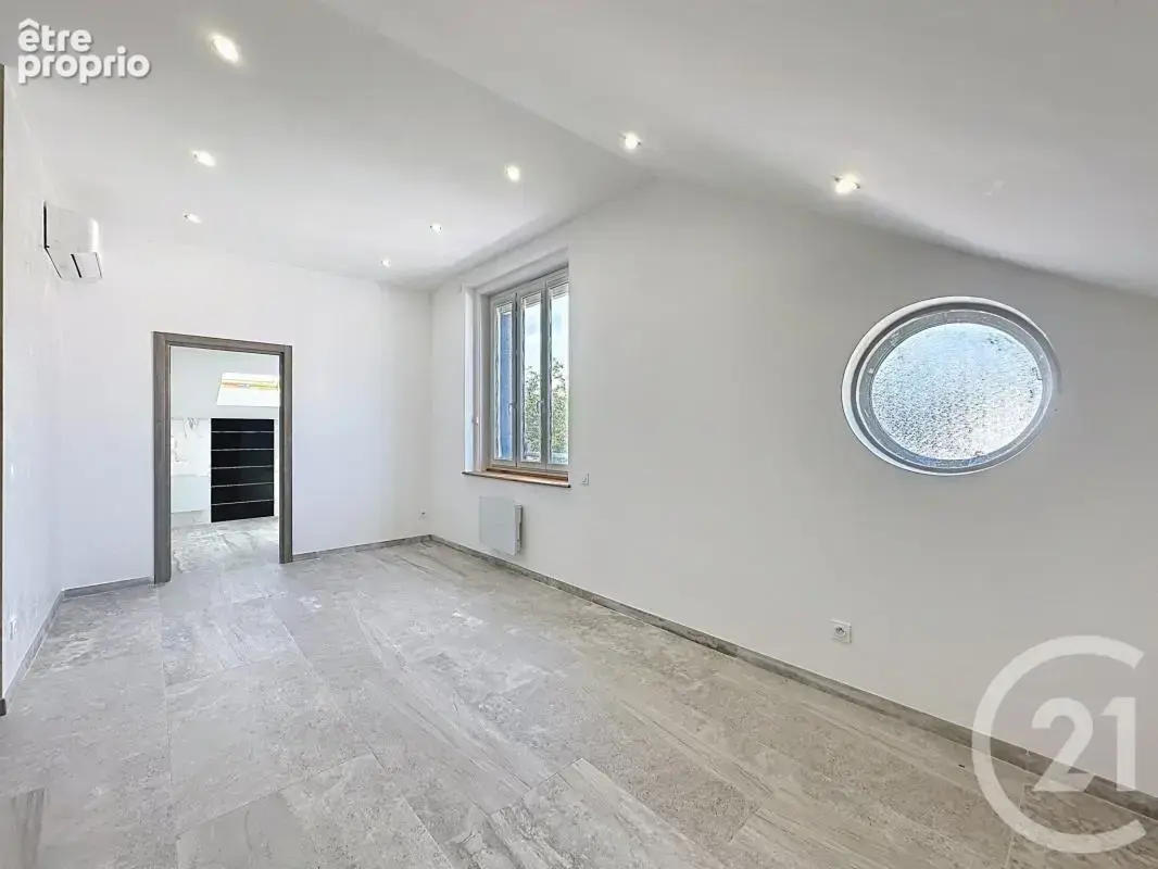Maison 360 m² à Feyzin  - photo 19