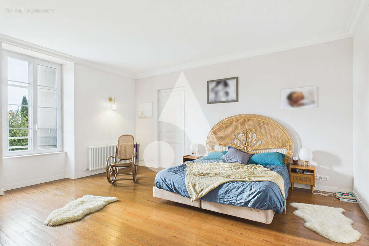 Demeure bourgeoise de 330m² habitables - photo 8