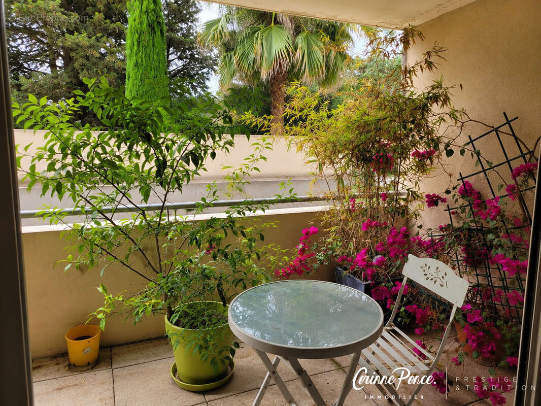 Caissargues appartement en rdc de 65m2 de type 3 renove avec balcon et garage dans residence securisee - photo 2