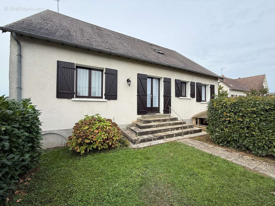 Maison à LES BORDES