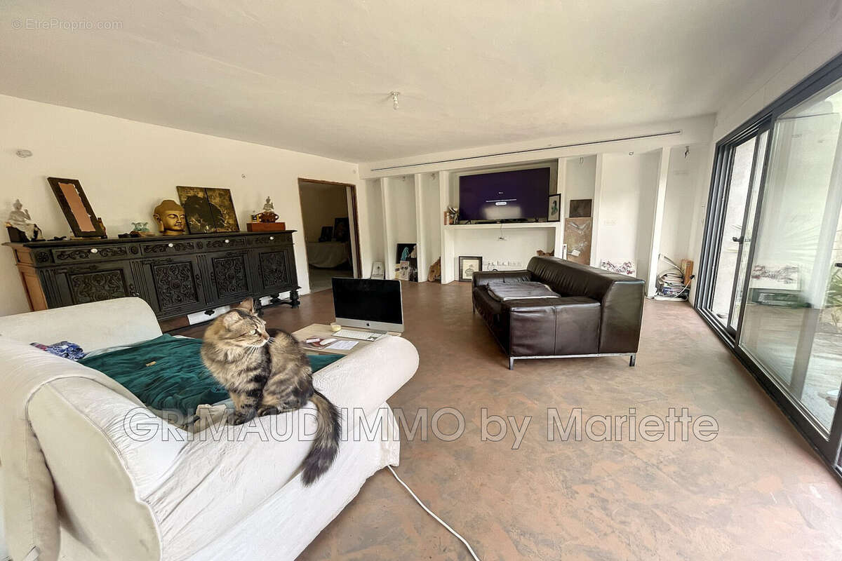 Maison 238 m² à Grimaud  - photo 9