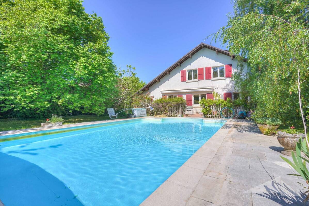 Maison à VALLEIRY
