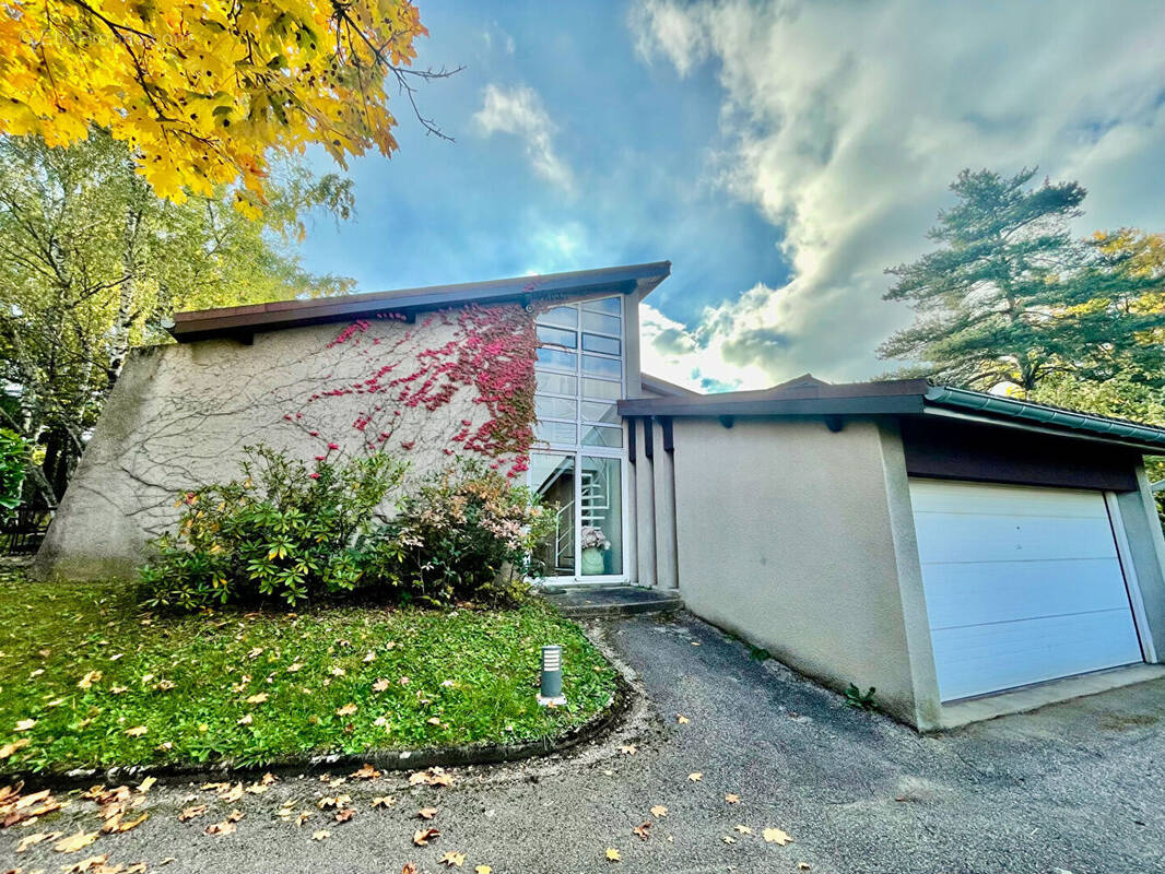 Maison à ROCHE-LA-MOLIERE
