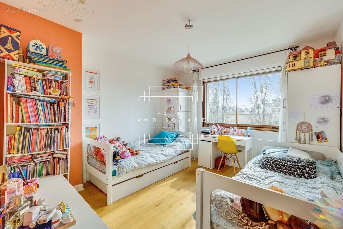 Appartement à NEUILLY-SUR-SEINE