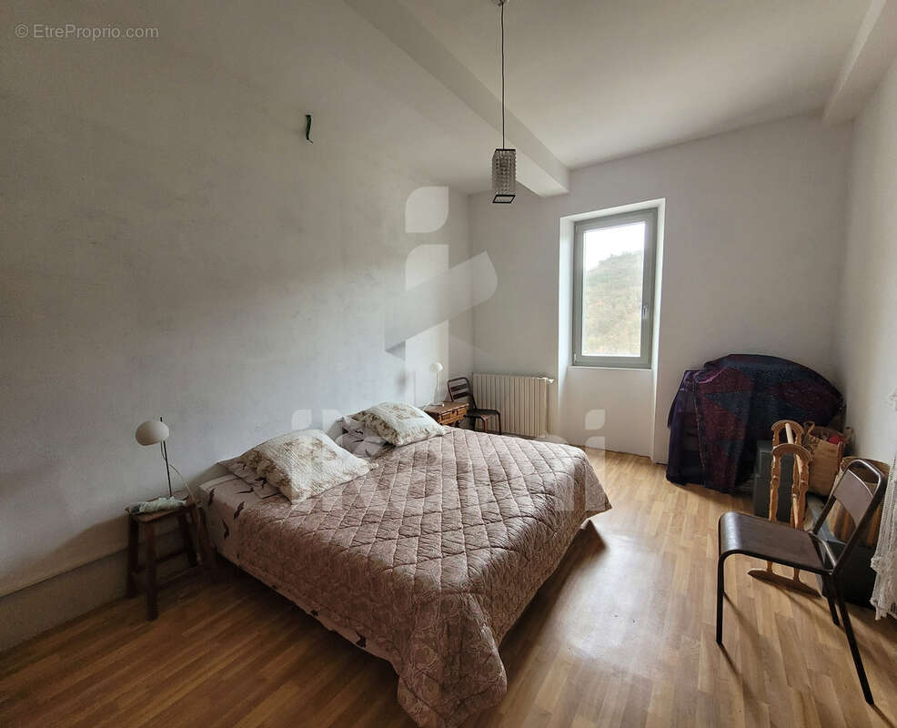 Maison à LA REPARA-AURIPLES