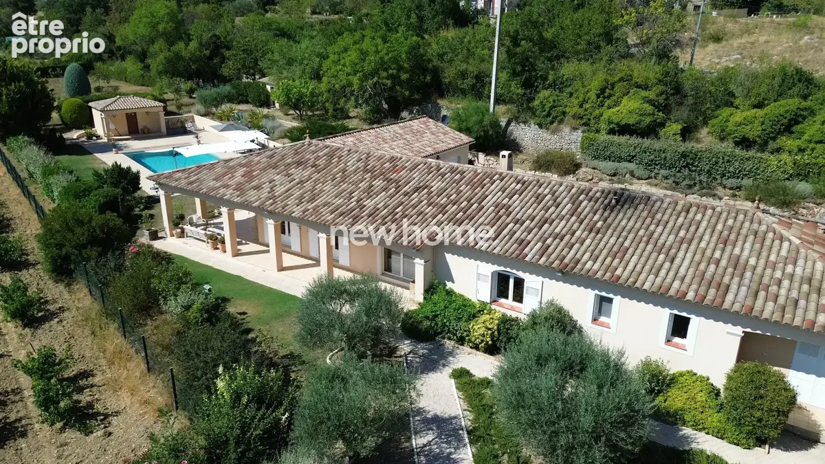 Villa de plain-pied et grande piscine - TBE - photo 2