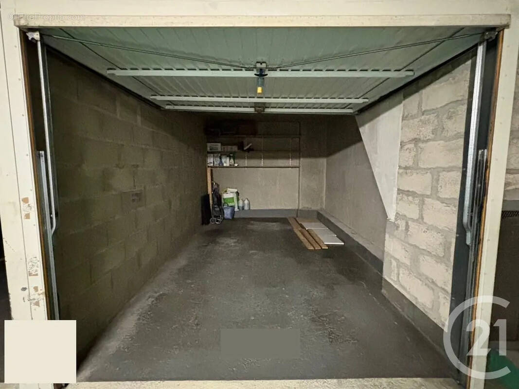 Parking à PARIS-12E