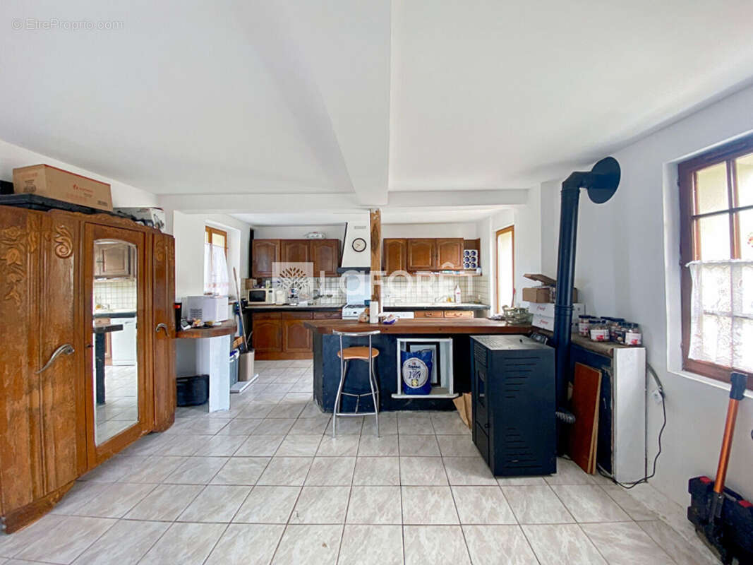 Maison à DAMPIERRE-SUR-AVRE