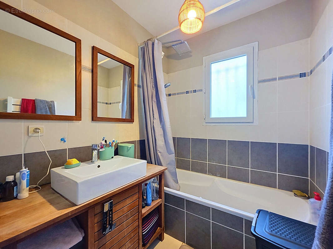 Maison Les Angles 4 pièce(s) 71 m2 sur parcelle 320m² - photo 9