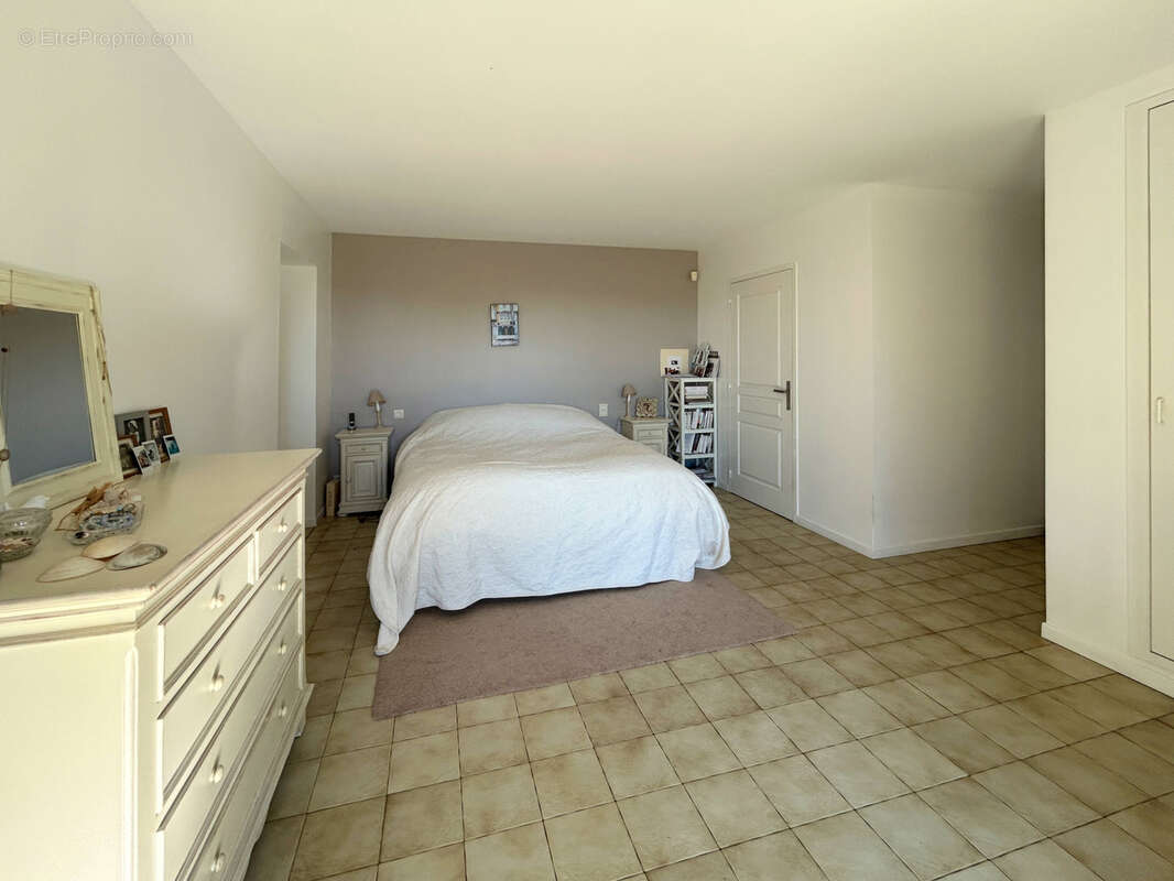 Maison à SAINT-QUENTIN-LA-POTERIE