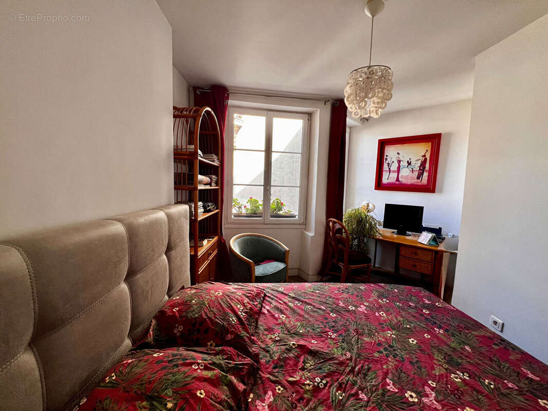 Appartement à MARSEILLE-2E