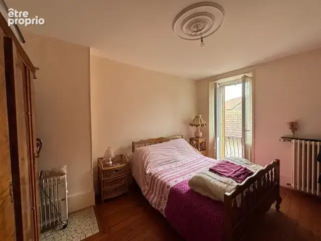 AUTUN, en centre ville, immeuble de rapport libre de 3 T3 avec cour et dépendances. - photo 5