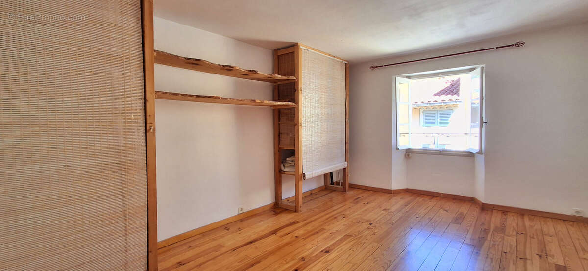 Appartement à VALLAURIS