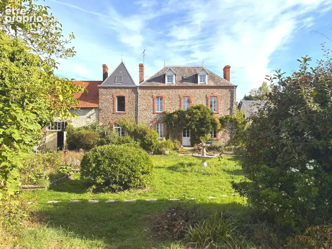 Maison 8 pièces 434 m² à vendre à Brehal (50290) - photo 1