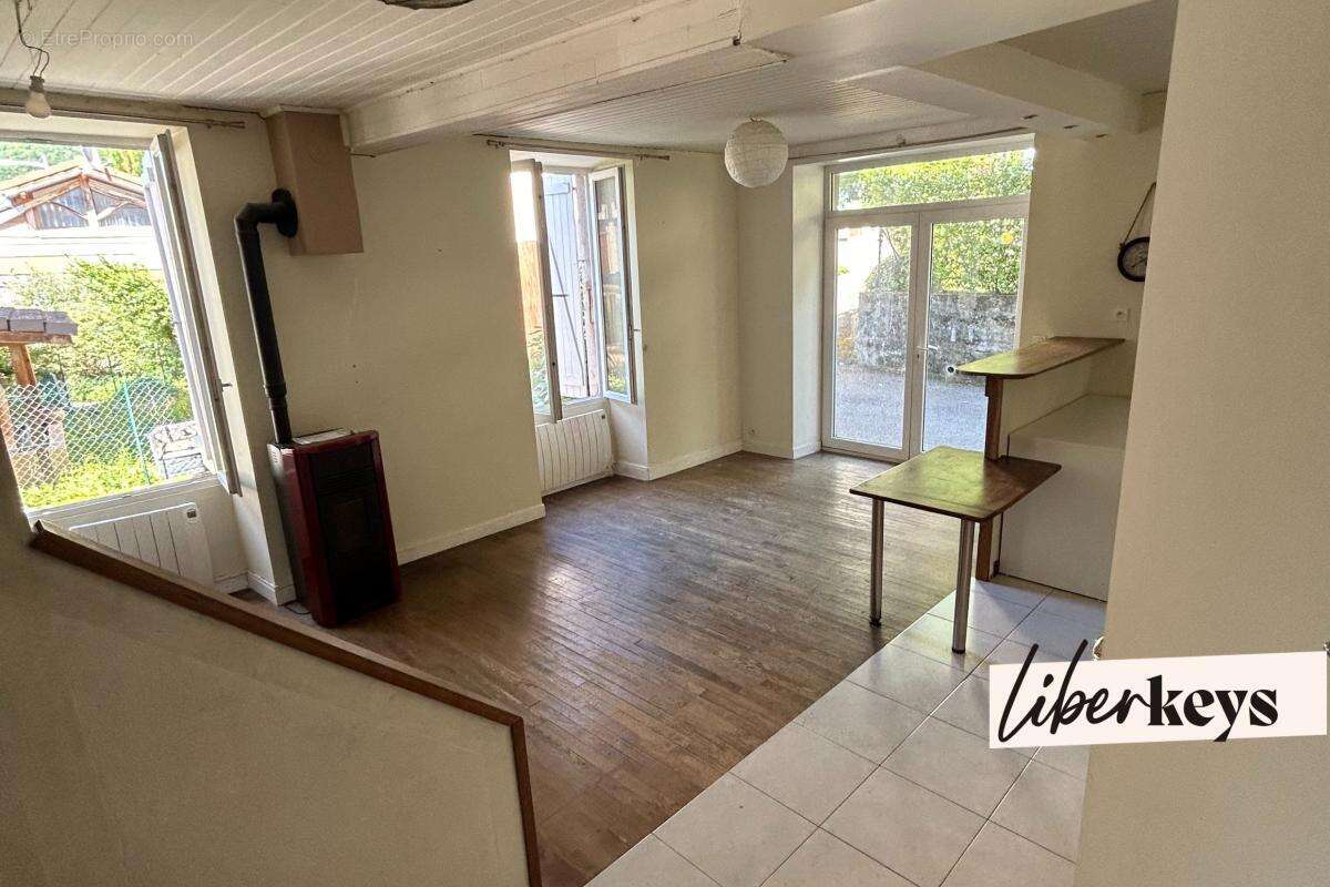 Idéal investissement locatif – Maison de village composée de deux logements loués - photo 3