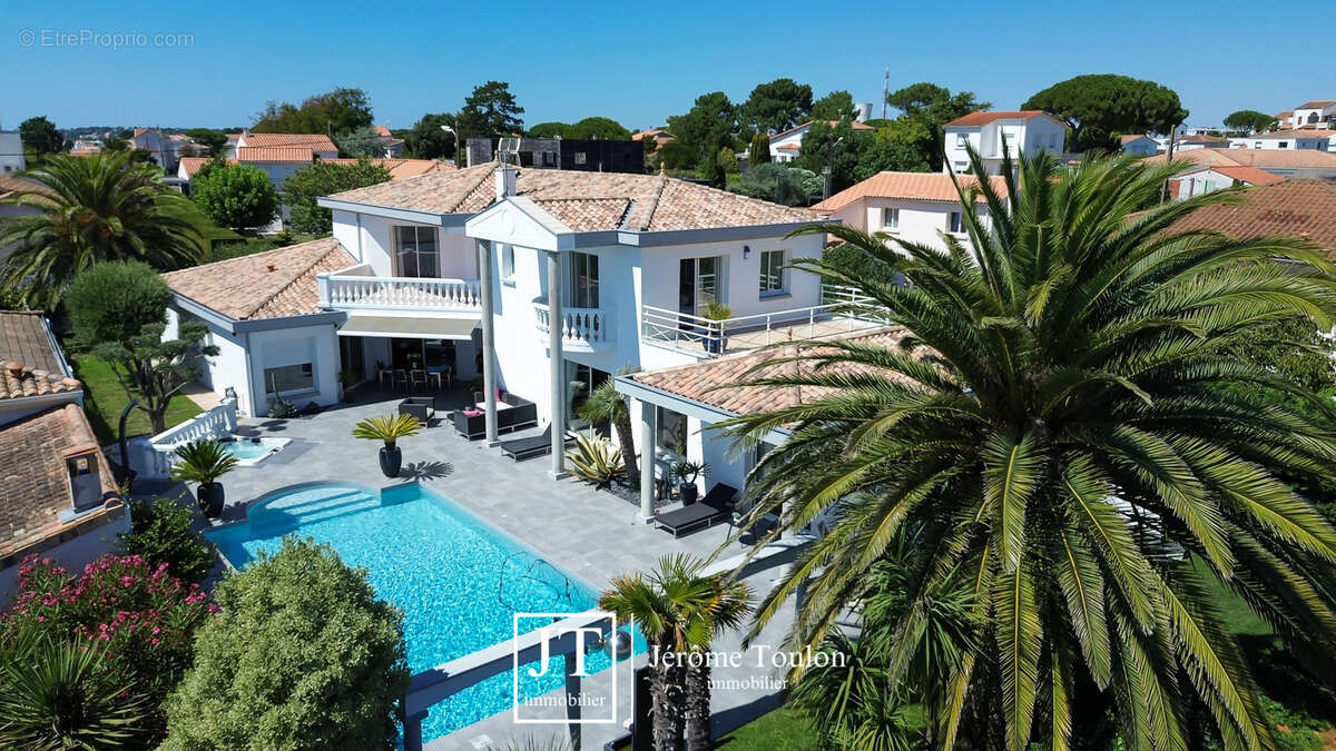Maison à VAUX-SUR-MER