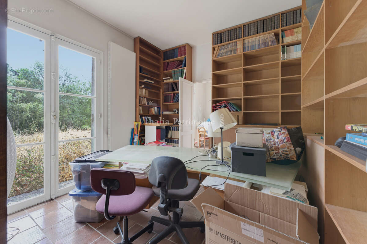 Propriété de 235 m2 avec plus de 5 000 m2 de terrain à Cambes - photo 8