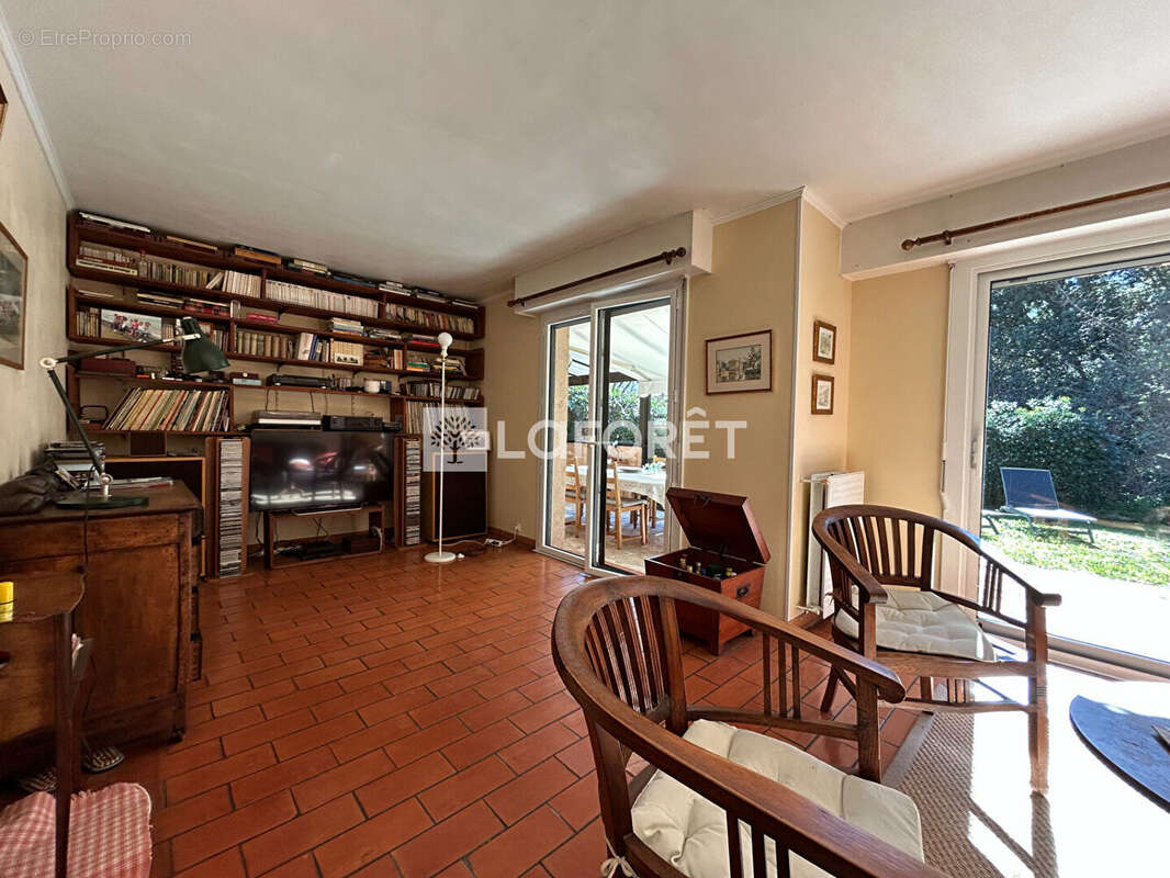 Maison à SAINT-LAURENT-DU-VAR