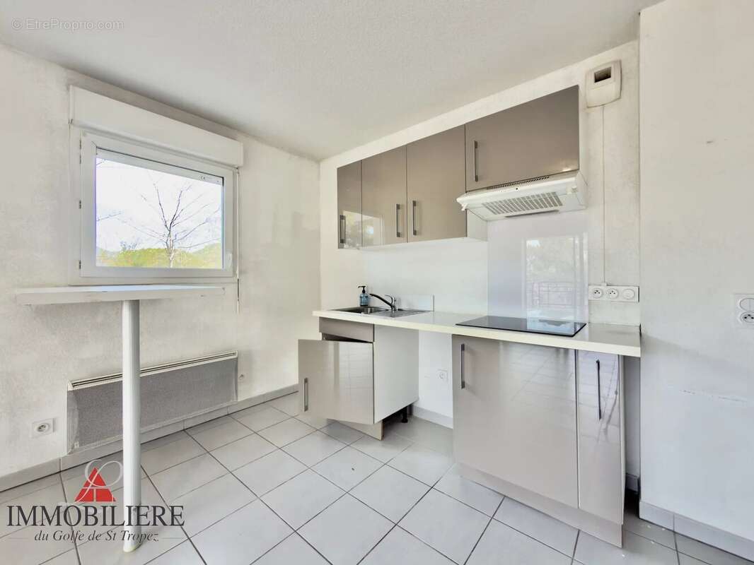 Appartement à ROQUEBRUNE-SUR-ARGENS