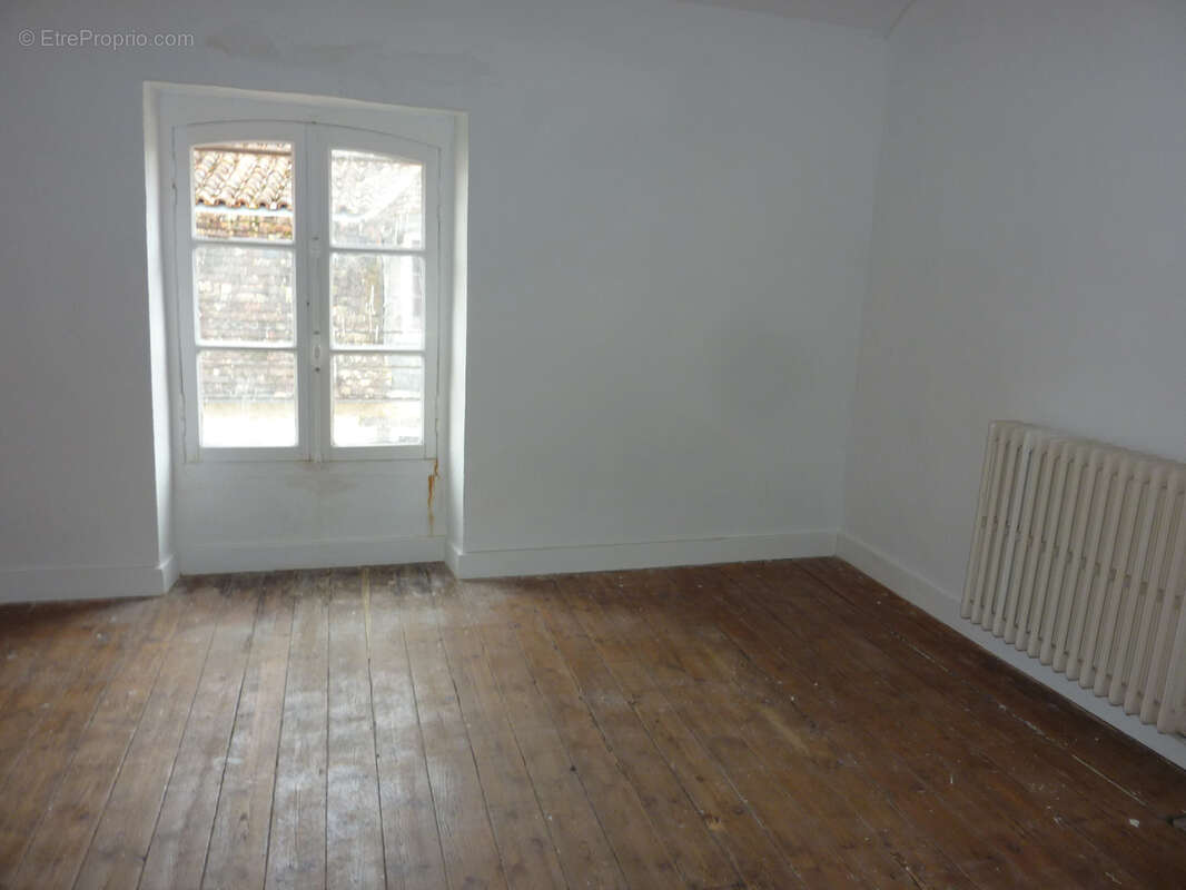 Maison à MONTMORILLON