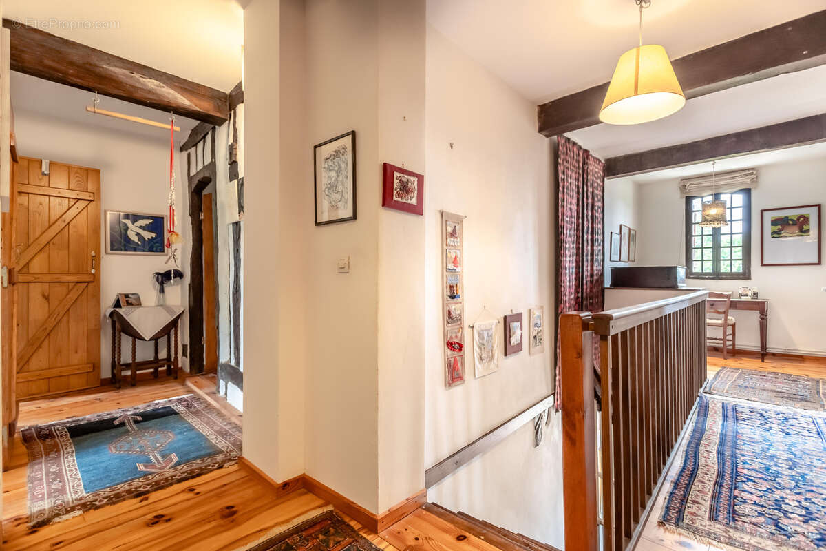 Maison à CHARLAS