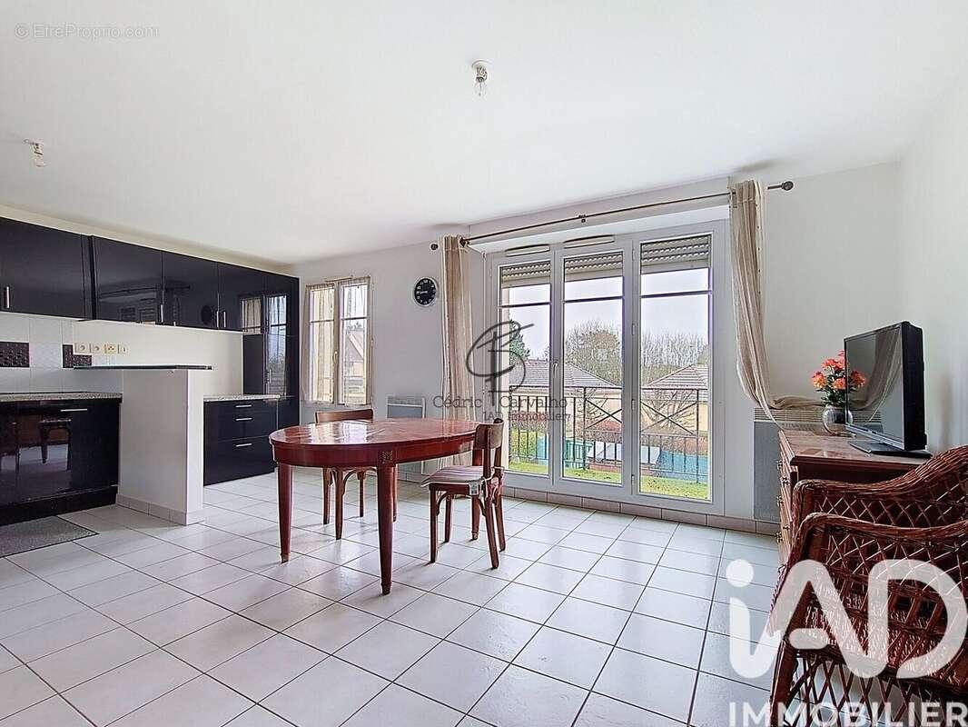 Photo 2 - Appartement à ROISSY-EN-BRIE