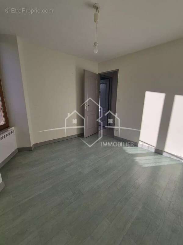 Appartement à LA COTE-SAINT-ANDRE