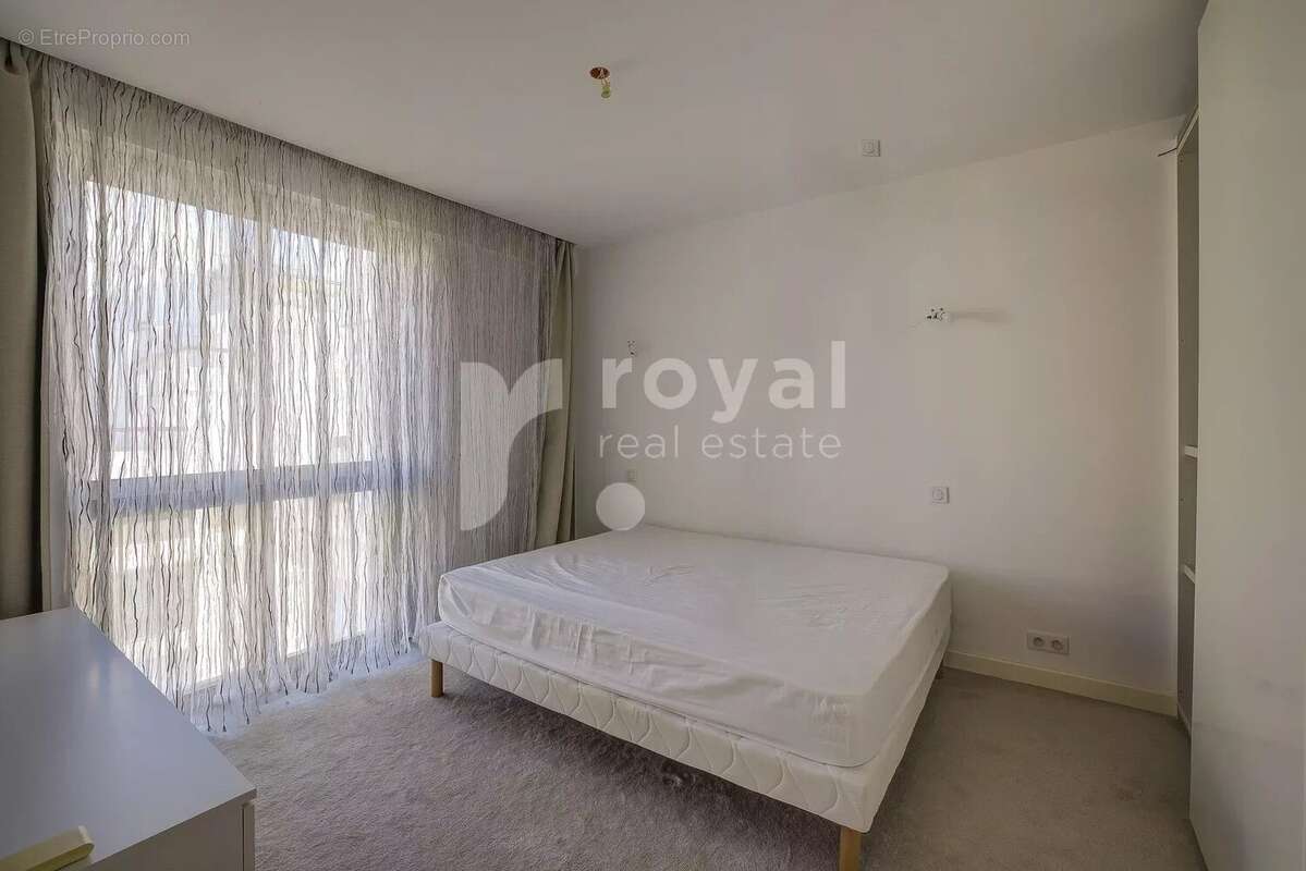 Appartement à MANDELIEU-LA-NAPOULE